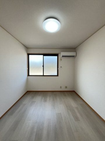 ロワール福原B棟の洋室