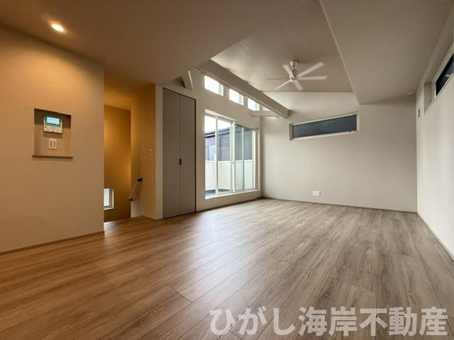 茅ヶ崎市西久保　新築戸建　全4棟のダイニング|18.8帖　吹抜付LDK