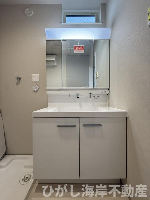 茅ヶ崎市西久保　新築戸建　全4棟の独立洗面台|三面鏡化粧台