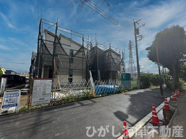 茅ヶ崎市西久保　新築戸建　全4棟の前面道路含む現地写真|6月15日撮影　建築中　現地外観