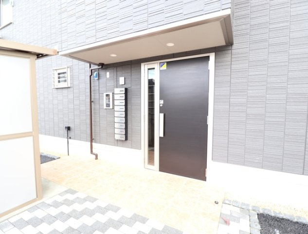 熊本市南区南高江７丁目のアパートのエントランス
