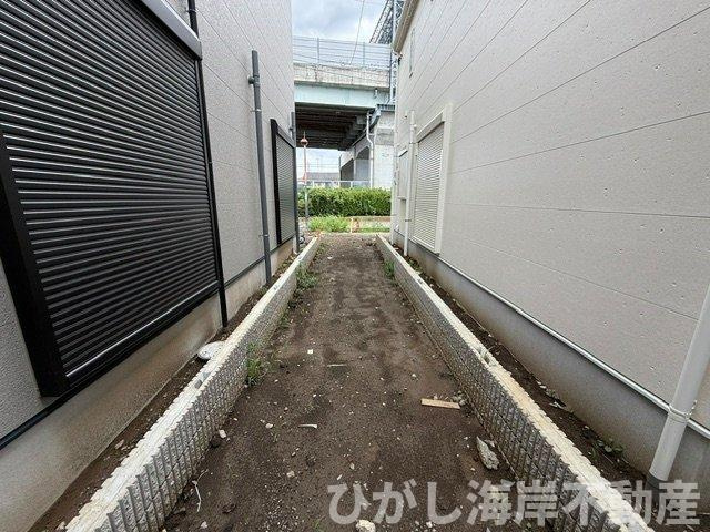 茅ヶ崎市西久保　新築戸建　全4棟の駐車場|8月15日撮影　外構工事中　駐車スペース