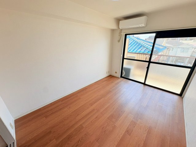 神戸市東灘区森北町４丁目の賃貸マンションの居間・リビング