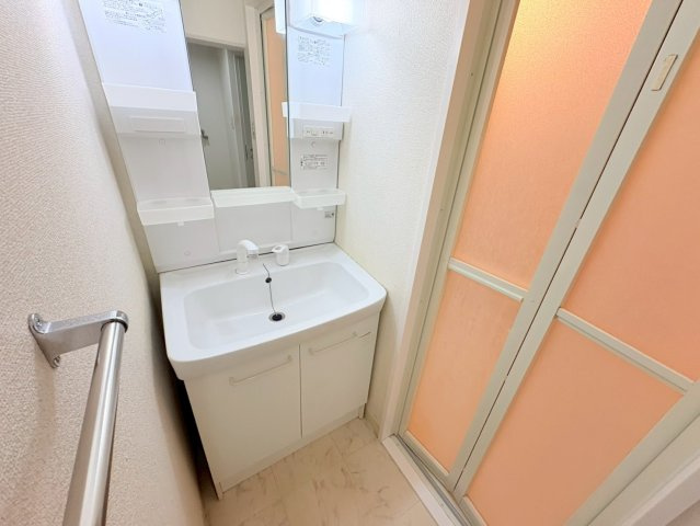 神戸市東灘区森北町４丁目の賃貸マンションの洗面所