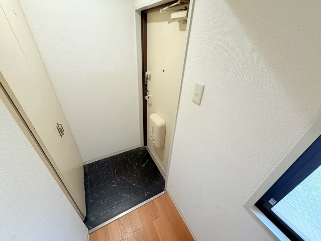 神戸市東灘区森北町４丁目の賃貸マンションの玄関