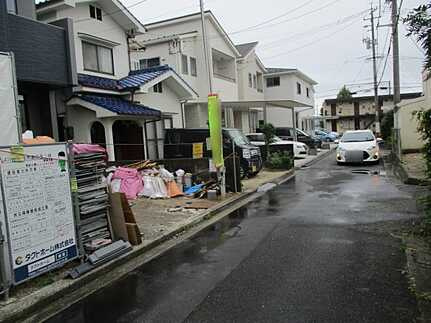 佐伯区美の里２丁目の前面道路含む現地写真
