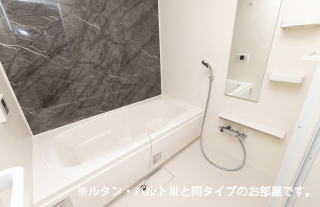 リヴァーサイド　ヴィラの浴室|同シリーズのお写真です。
