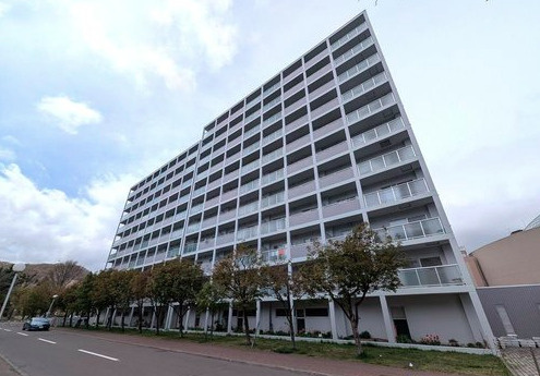 山鼻サンタウン七号館
