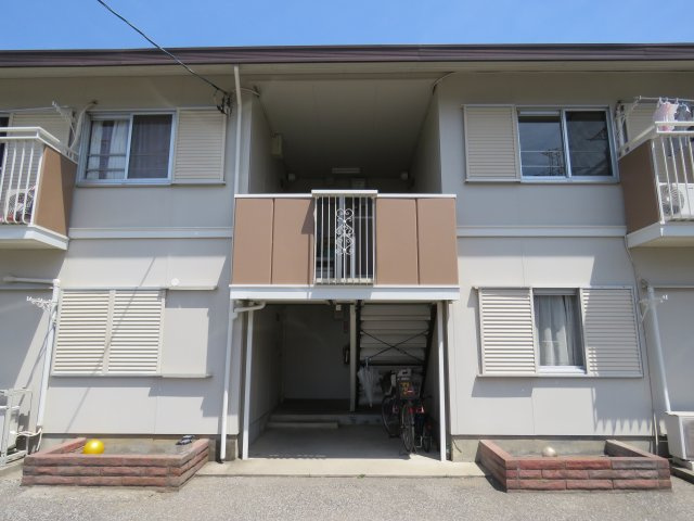 ジュネス栗原のエントランス