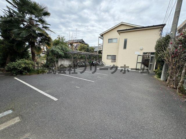 三鷹市牟礼６丁目のアパートの駐車場