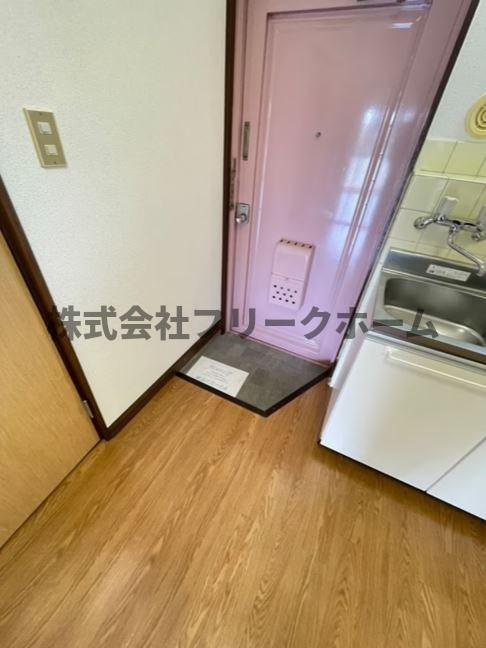 三鷹市牟礼６丁目のアパートの玄関