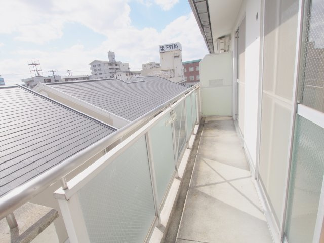 ヨシミマンションのバルコニー