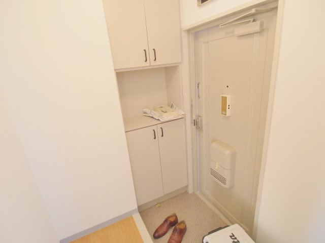 ヨシミマンションの玄関