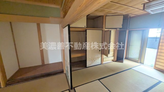 ６６５３９　岐阜市一日市場北町中古戸建ての和室