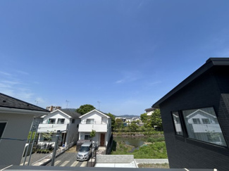 【展望】 | 大江１丁目　１号地 | 青い空が広がる開放的なバルコニー。日差しを遮るものがないので、洗濯物も乾きやすいです。