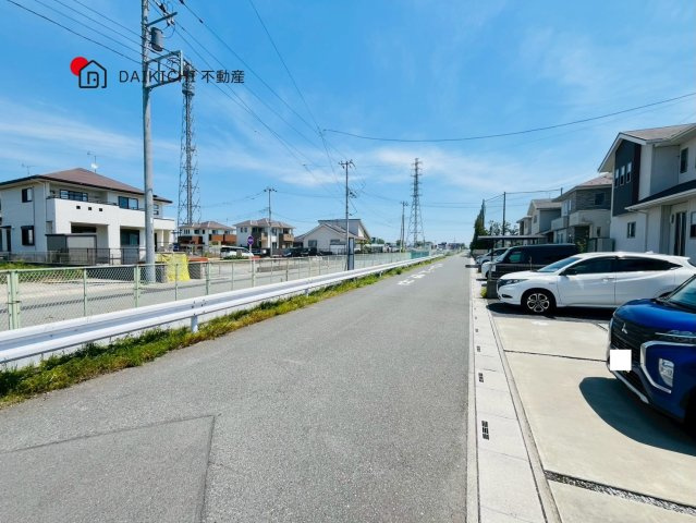 【前面道路含む現地写真】 | 行田市大字持田　中古戸建
