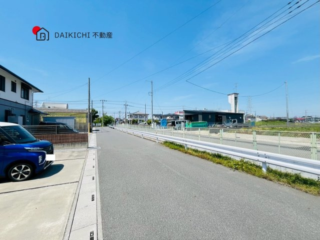 【前面道路含む現地写真】 | 行田市大字持田　中古戸建