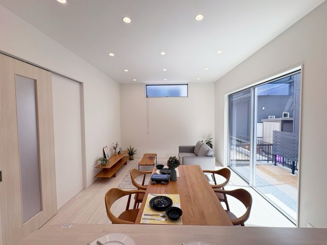 島崎町　新築一戸建ての居間・リビング