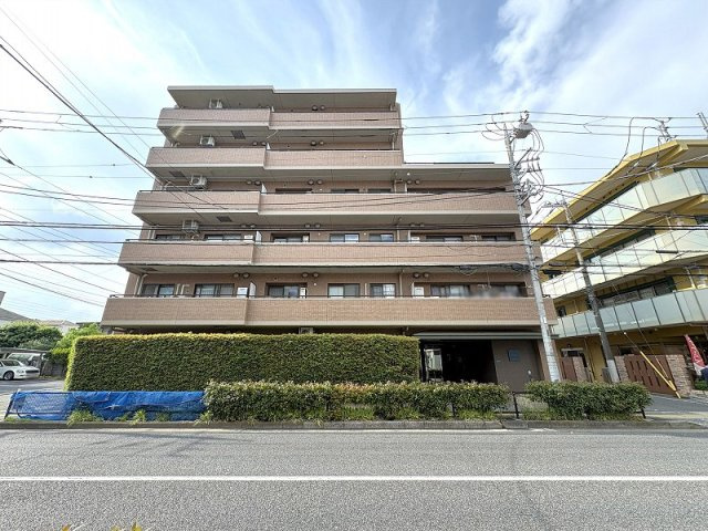 【外観】 | エクセル石神井台　(保谷店) | 2026年5月撮影/外部からの侵入を防ぎ安心感のあるオートロック付マンション。