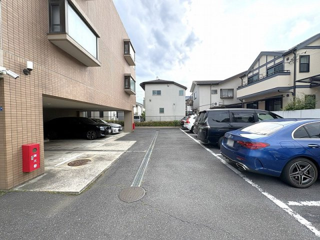 【駐車場】 | エクセル石神井台　(保谷店) | スーパー・コンビニ徒歩7分以内なので、毎日のお買い物も便利。