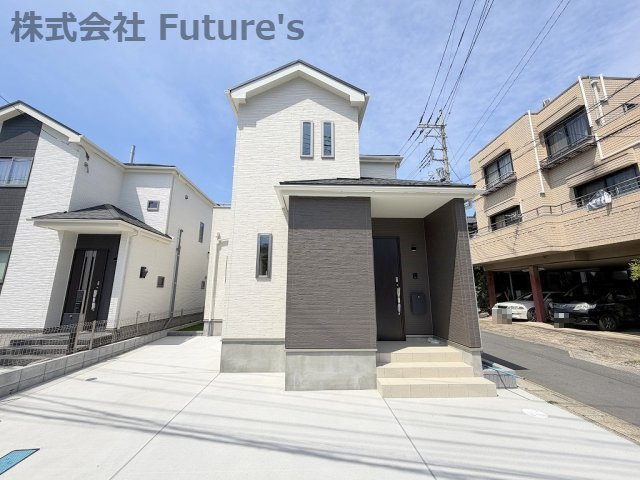 三郷市戸ケ崎5丁目　新築戸建　全10棟　C号棟の外観|■八潮駅・金町駅までバス便があり、バス停までも徒歩3分！