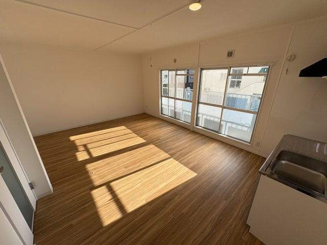 エード白川の居間・リビング
