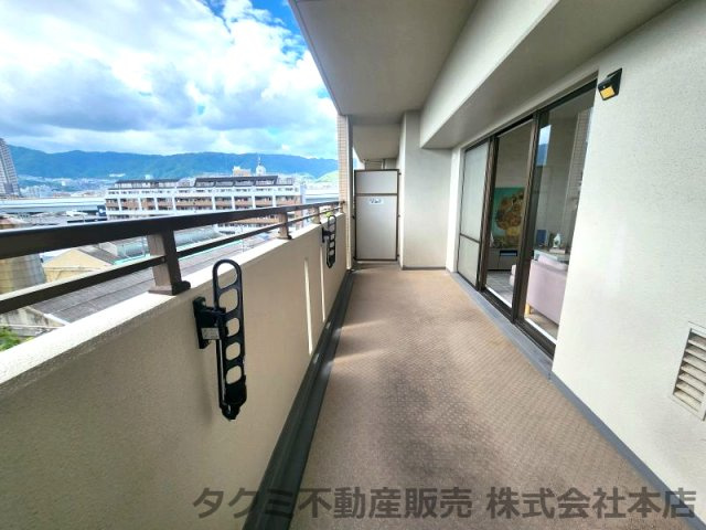 モンセーヌ住吉川公園　1番館　のバルコニー|広いバルコニーは陽当りがよく、お洗濯物が多くても大丈夫！！