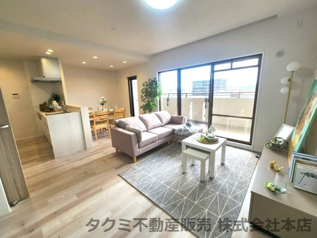 モンセーヌ住吉川公園　1番館　の居間・リビング|日当たりとっても良好　心地いい風が通るお部屋です♪