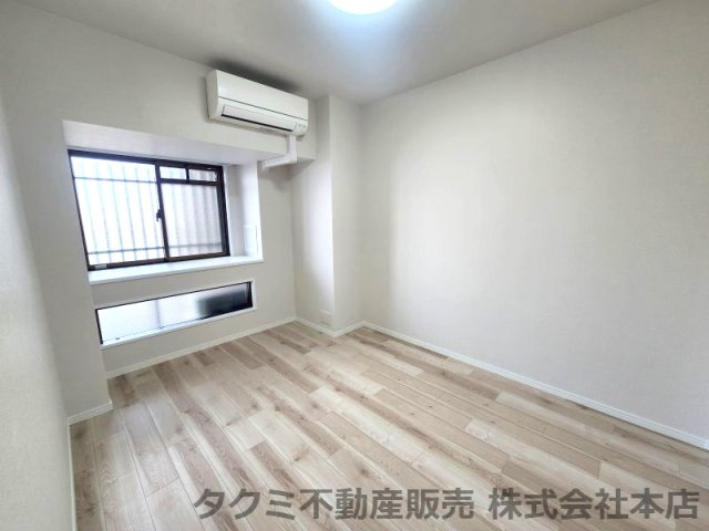 モンセーヌ住吉川公園　1番館　の洋室|６帖の洋室には新品のエアコン付！！