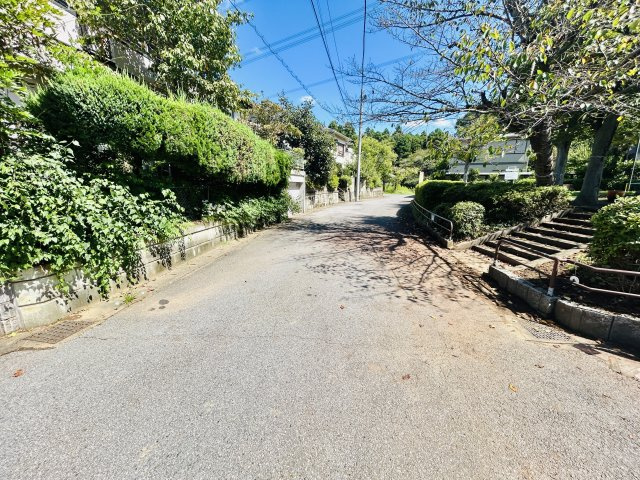 グラファーレ四街道市千代田３丁目６期の前面道路含む現地写真