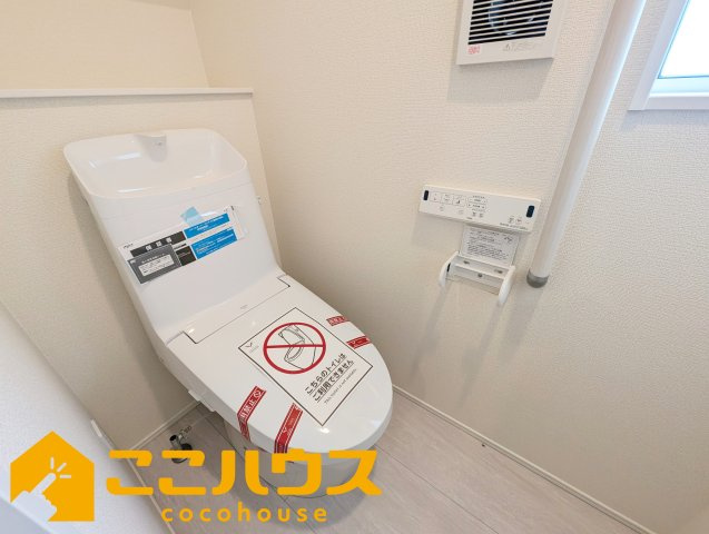 南城市玉城親慶原　新築戸建て　全2棟　2号棟のトイレ|高機能トイレ