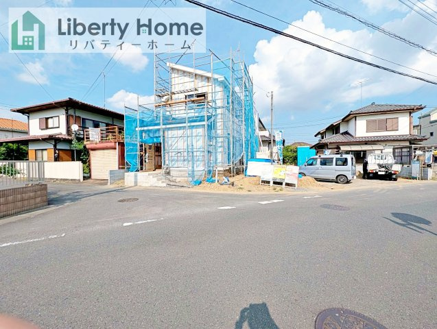 水戸市堀町25-P1　新築戸建の前面道路含む現地写真