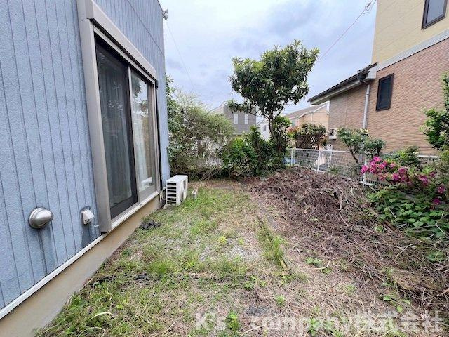 ■藤沢市遠藤　中古戸建の庭|南側のお庭スペース◇ガーデニングを楽しむことのできるゆったりとした広さがあります◇