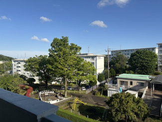 【展望】 | 鶴川２丁目団地 | 自然が多いので、眺望から四季を感じる事が出来そうです。