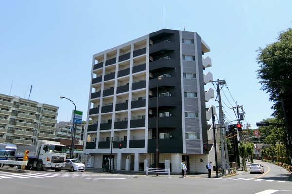 ＡＸＡＳ志村坂上の外観