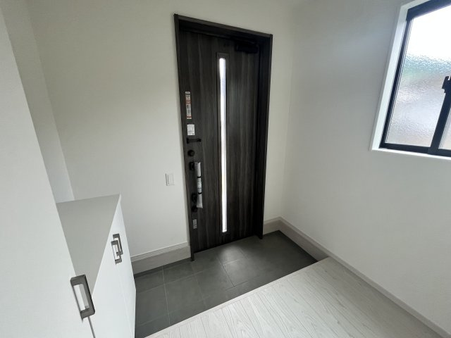 糟屋郡久山町大字猪野５期　１号棟の玄関