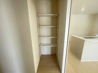 【収納】 | 南城市大里高平（全3棟）1号棟 | 1号棟　可動棚収納付き♪