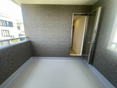 【バルコニー】 | 南城市大里高平（全3棟）1号棟 | 1号棟　インナーバルコニー♪（2階ホールより出入り可）