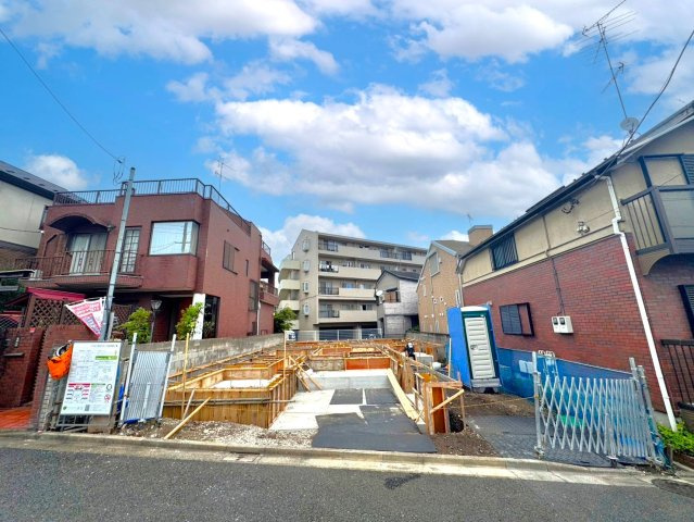 ＜LIBERi リーベリー＞大田区田園調布南　土地30坪超　南道路の新築分譲住宅全2棟の外観