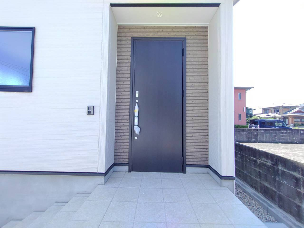 柳川市筑紫町の新築一戸建の玄関