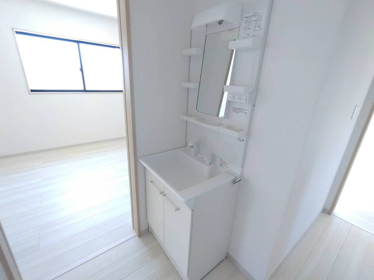 柳川市筑紫町の新築一戸建の独立洗面台