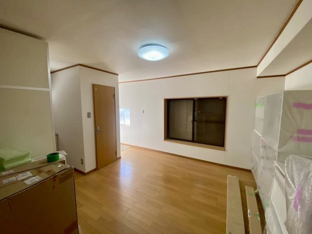 綾歌郡綾川町　売倉庫の居間・リビング