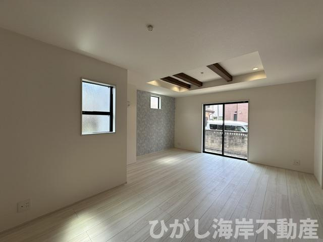 茅ケ崎市旭が丘　新築戸建　全２棟の居間・リビング|18.2帖　LDK