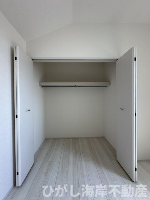 茅ケ崎市旭が丘　新築戸建　全２棟の収納|各居室　収納スペース付き