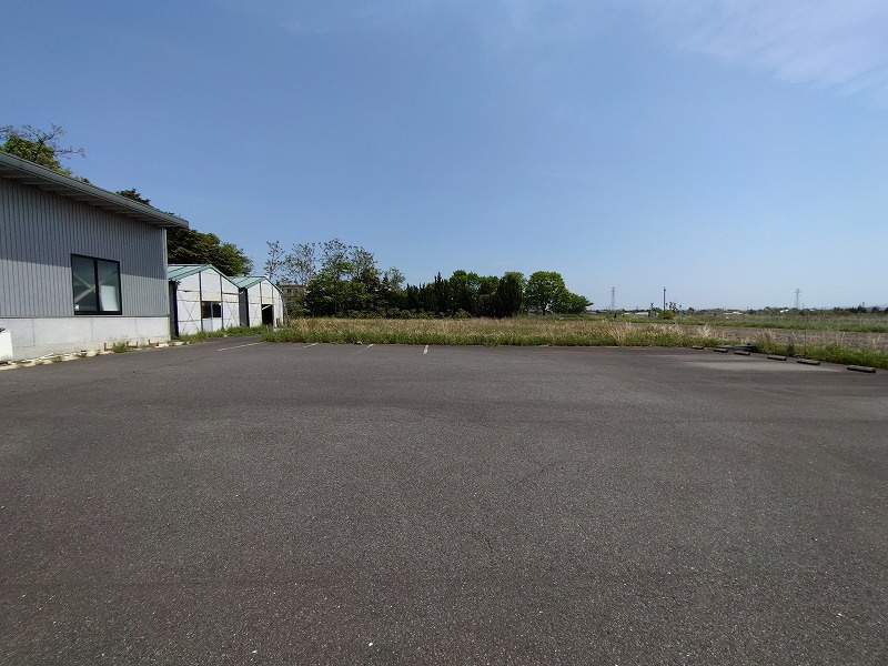 米子市富益町事務所・作業場の駐車場