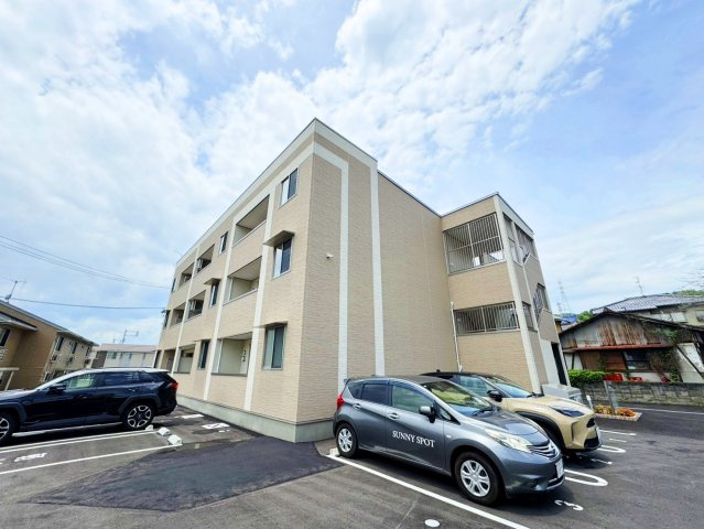 安芸郡府中町みくまり３丁目のアパートの外観
