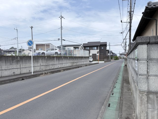 【前面道路含む現地写真】 | 児玉郡上里町金久保　中古戸建