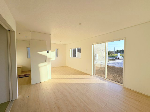 【居間・リビング】 | 大里郡寄居町用土　クレイドルガーデン　新築戸建　全4棟　3号棟 | 3号棟