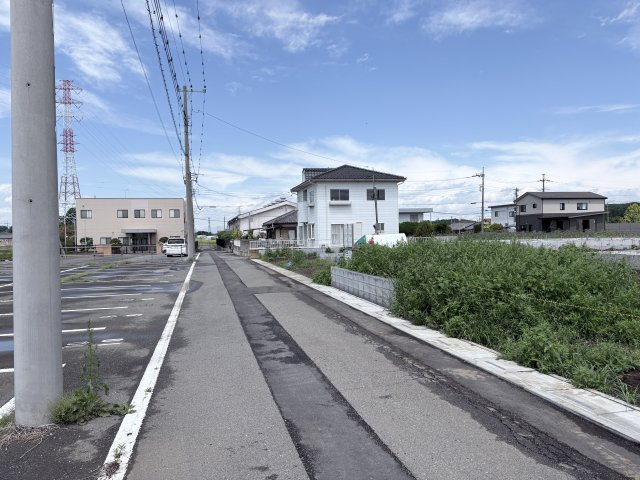 【前面道路含む現地写真】 | 大里郡寄居町用土　クレイドルガーデン　新築戸建　全4棟　3号棟 | 5/4撮影
