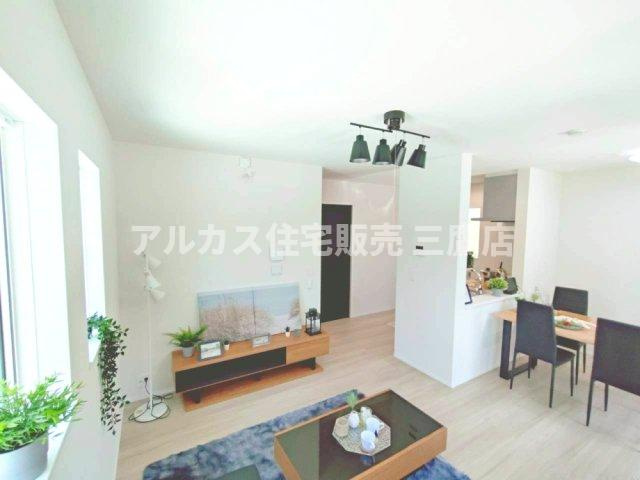 中央線 武蔵小金井駅 バス13分 新築戸建 小金井市貫井北町3丁目の居間・リビング